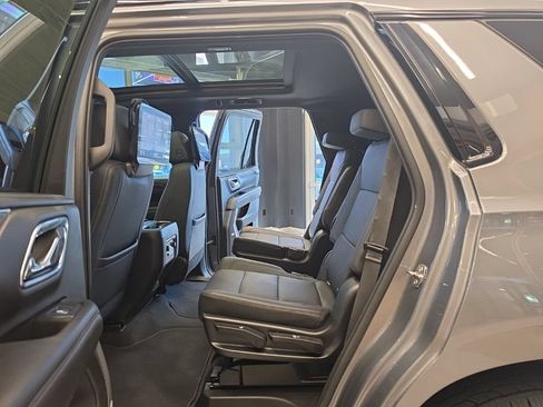 Used 2021 Chevrolet Tahoe Z71 w/ Luxury Package AWD/4WD image 42