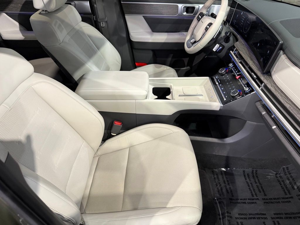 Used 2026 Hyundai Santa Fe Limited AWD/4WD image 32