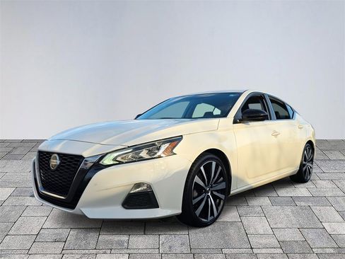 Used 2019 Nissan Altima 2.5 SR image 3