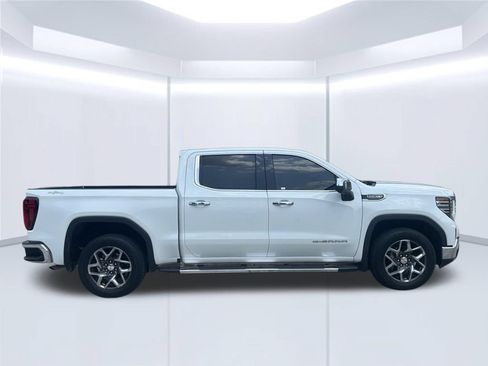 Used 2024 GMC Sierra 1500 SLT w/ SLT Premium Package AWD/4WD image 4