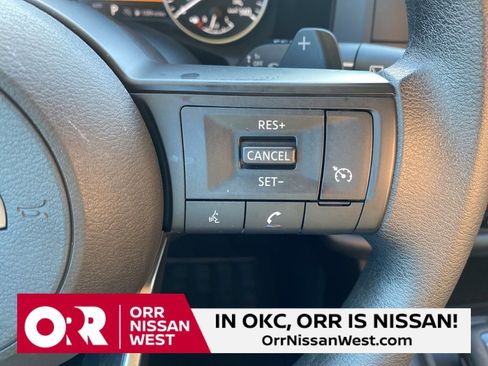 Used 2024 Nissan Pathfinder S image 25