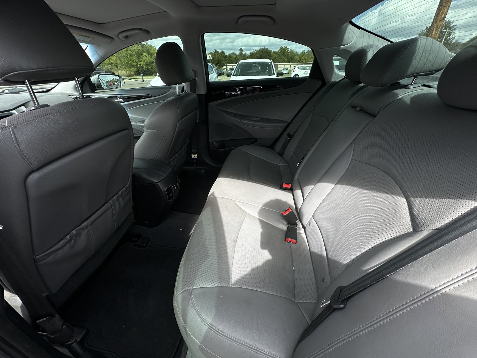 Used 2014 Hyundai Sonata Limited w/ Technology Package 05 FWD image 7