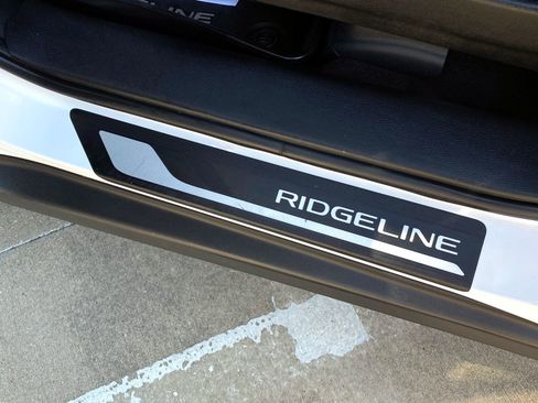 Used 2025 Honda Ridgeline RTL image 14