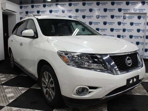 Used 2015 Nissan Pathfinder SL FWD image 5
