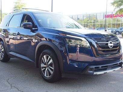 Used 2024 Nissan Pathfinder SL w/ Black Appearance Package