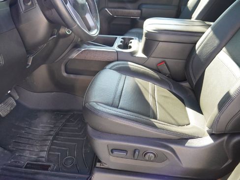 Used 2023 GMC Sierra 3500 Denali image 11