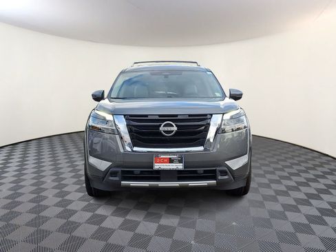 Used 2023 Nissan Pathfinder SL AWD/4WD image 3