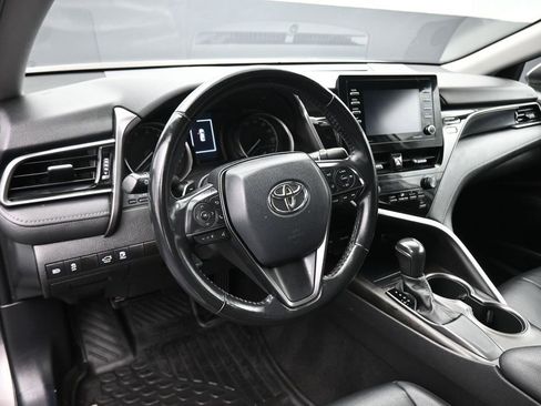 Used 2021 Toyota Camry SE FWD image 13