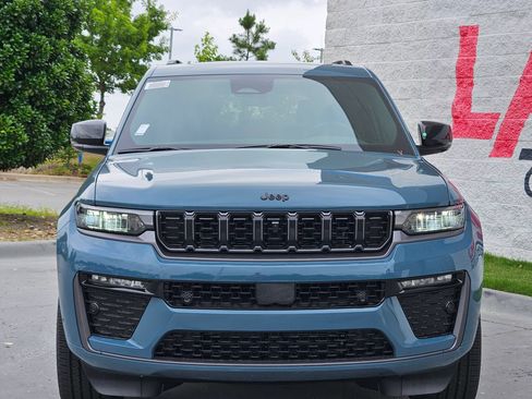 New 2026 Jeep Grand Cherokee Limited AWD/4WD image 2