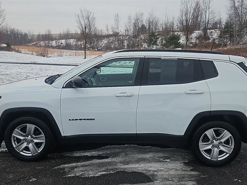 Used 2022 Jeep Compass Latitude image 4