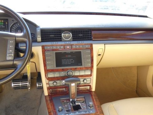 Used 2004 Volkswagen Phaeton W12 image 12