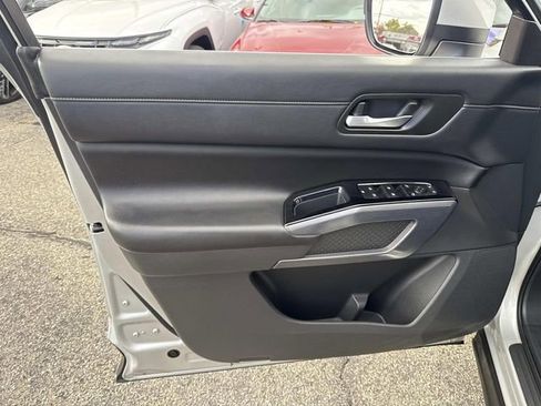 Used 2023 Nissan Pathfinder SL image 20