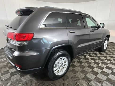 Used 2019 Jeep Grand Cherokee Laredo AWD/4WD image 3