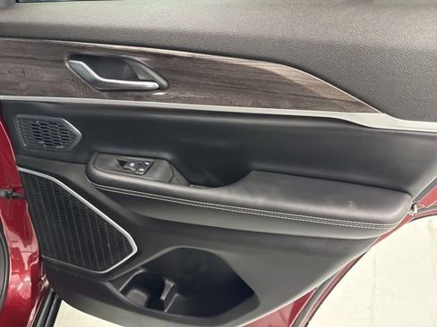 Used 2024 Jeep Grand Cherokee Limited w/ Trailer Tow Package image 32