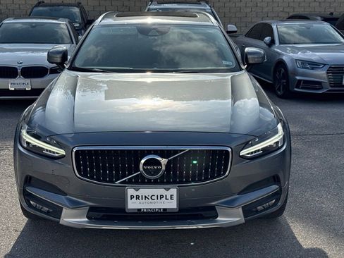 Used 2017 Volvo V90 T6 Cross Country AWD/4WD image 2
