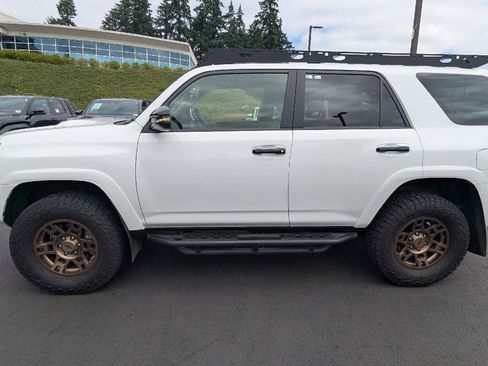 Used 2020 Toyota 4Runner Venture w/ Moonroof Package AWD/4WD image 2