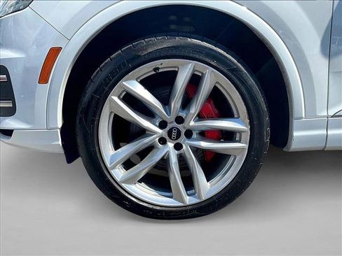 Used 2018 Audi Q7 3.0T Prestige image 10