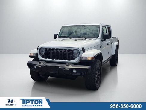 Used 2025 Jeep Gladiator Sport AWD/4WD image 1