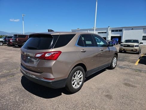 Used 2018 Chevrolet Equinox LT FWD image 3