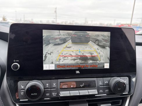 Used 2025 Toyota Grand Highlander AWD image 19