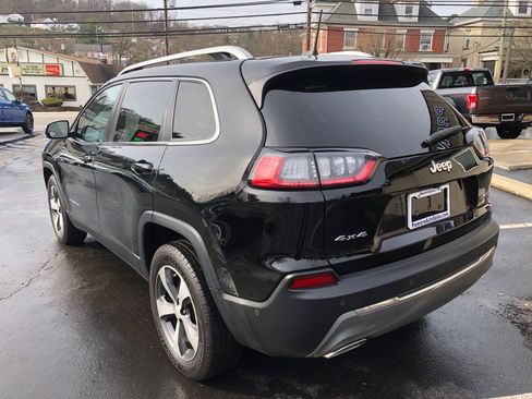 Used 2021 Jeep Cherokee Limited image 3