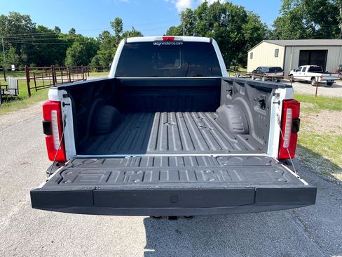 Used 2023 Ford F250 Lariat w/ Tow Technology Package image 5