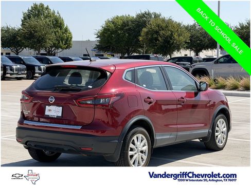 Used 2021 Nissan Rogue Sport S FWD image 4