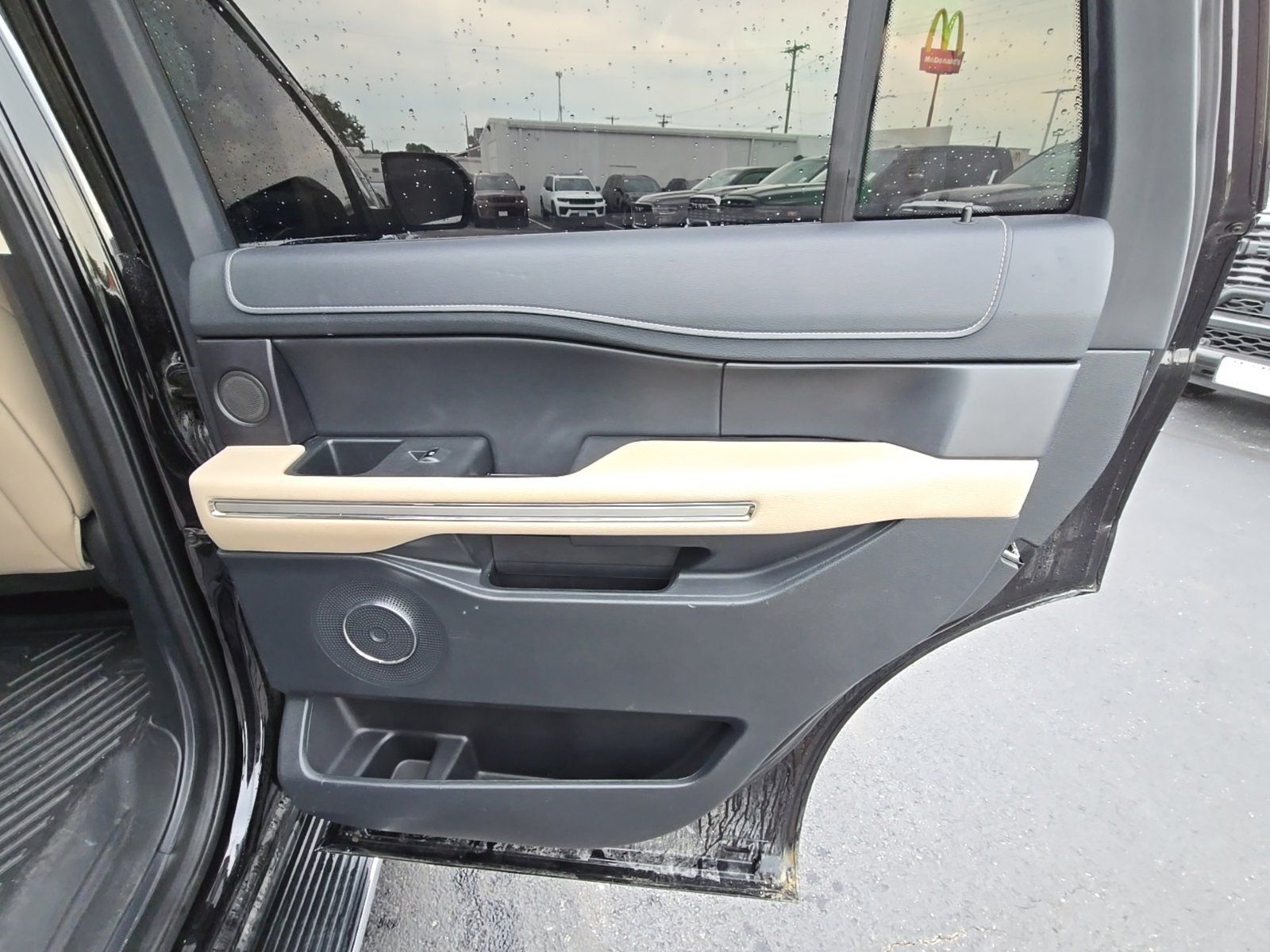 Used 2023 Ford Expedition Limited AWD/4WD image 52