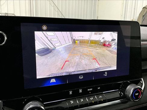 Used 2024 Chevrolet Colorado Z71 w/ Advanced Trailering Package image 16