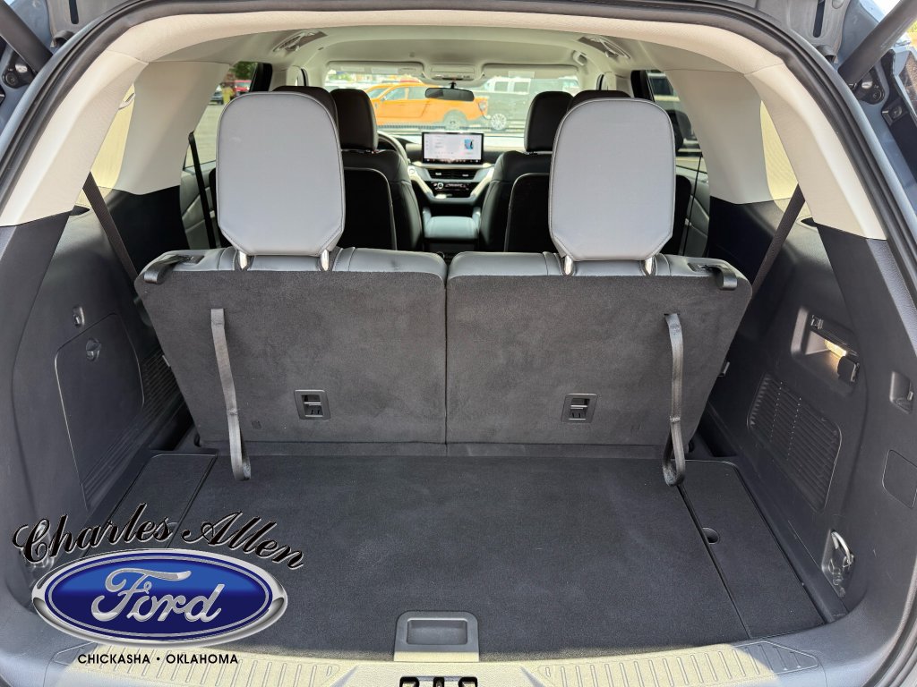 Used 2025 Ford Explorer Active w/ Active Comfort Package RWD image 18