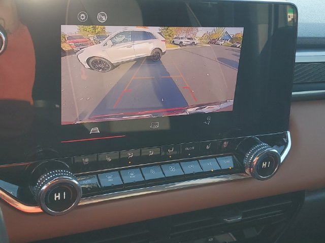 Certified 2023 GMC Canyon AT4 w/ AT4 Premium Package AWD/4WD image 25