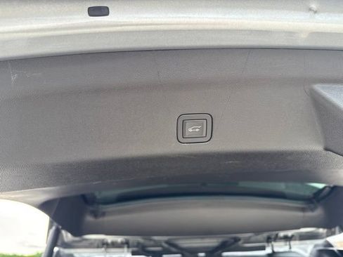 Used 2025 Chevrolet Tahoe LT AWD/4WD image 19