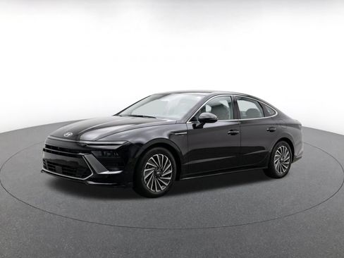 Used 2025 Hyundai Sonata SEL FWD image 3