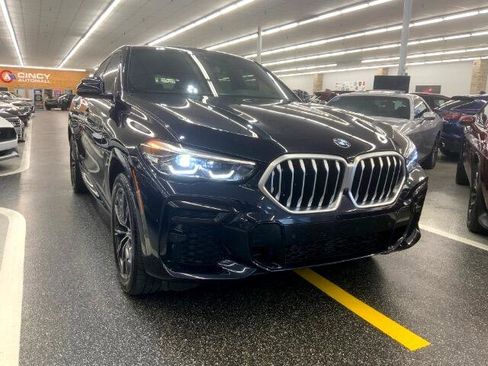 Used 2022 BMW X6 xDrive40i w/ M Sport Package image 4