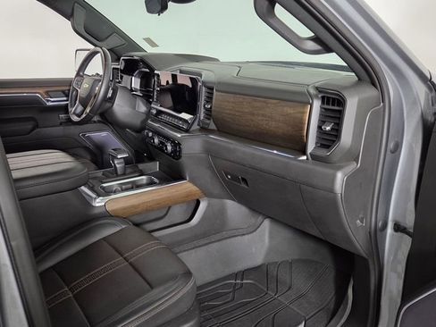 Used 2023 Chevrolet Silverado 1500 High Country w/ High Country Premium Package AWD/4WD image 34