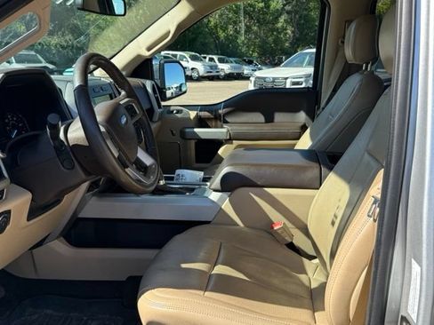 Used 2018 Ford F150 Lariat w/ Equipment Group 502A Luxury AWD/4WD image 16