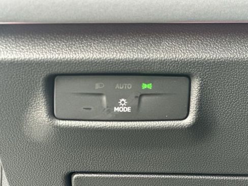 New 2026 Volkswagen Tiguan SE image 16