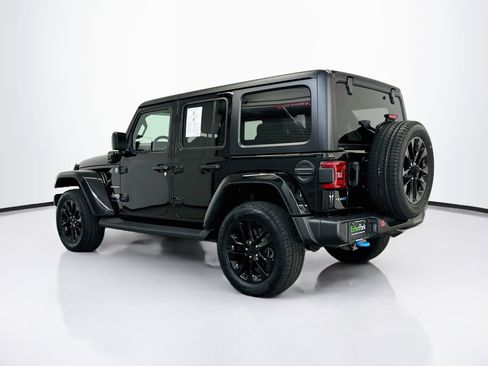 Used 2023 Jeep Wrangler Unlimited Sahara w/ Cold Weather Group AWD/4WD image 5