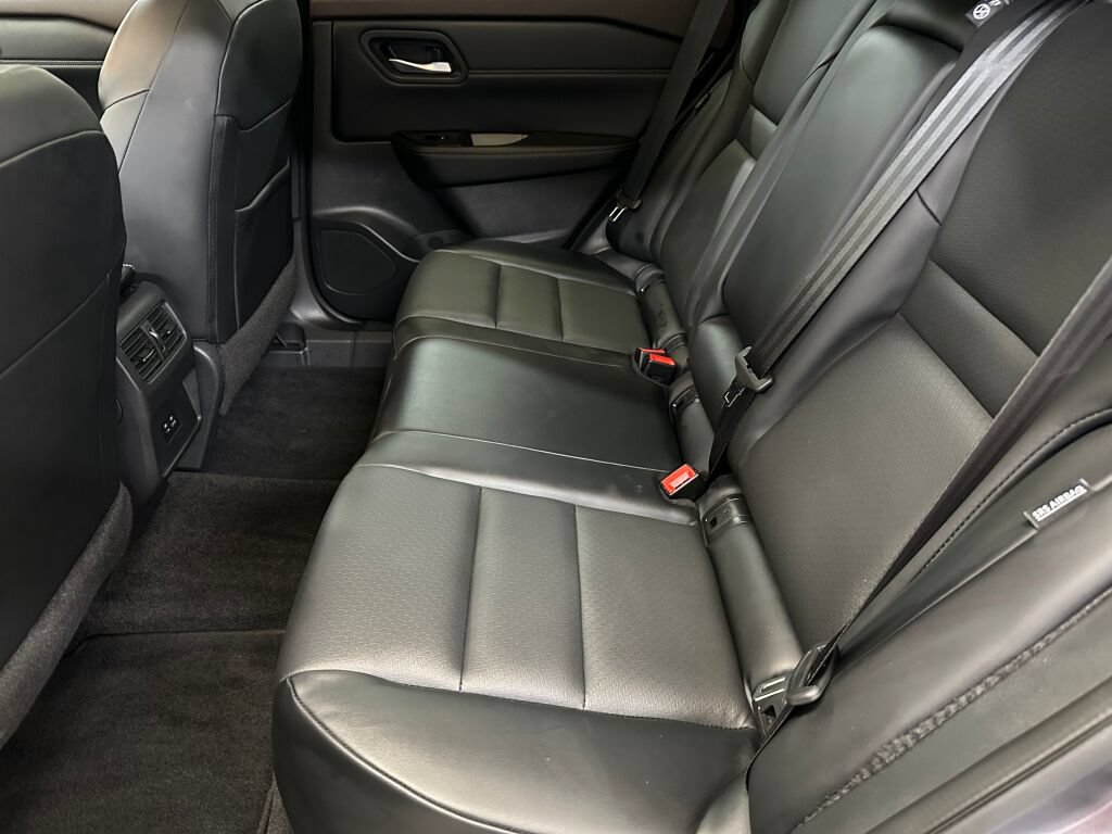 Used 2023 Nissan Rogue SV w/ SV Premium B Package AWD/4WD image 18