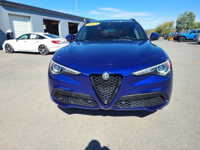Used 2023 Alfa Romeo Stelvio Sprint AWD/4WD image 3