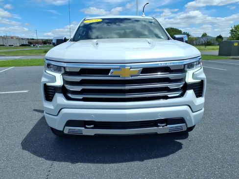 Certified 2025 Chevrolet Silverado 1500 High Country AWD/4WD image 2