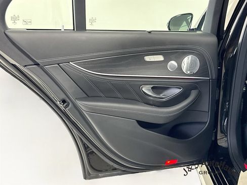 Used 2019 Mercedes-Benz E 63 AMG S image 33