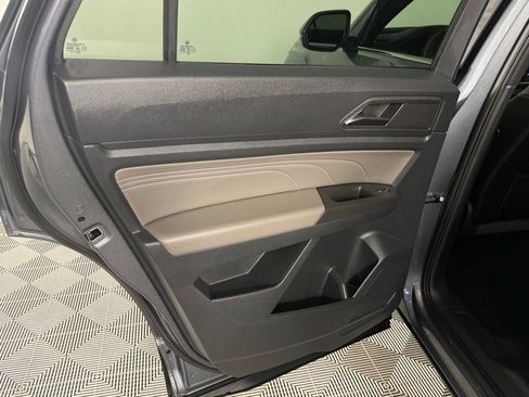 Used 2023 Volkswagen Atlas Cross Sport SE w/ Black Wheel Package FWD image 27