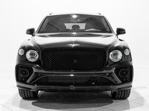 Used 2023 Bentley Bentayga V8 image 2