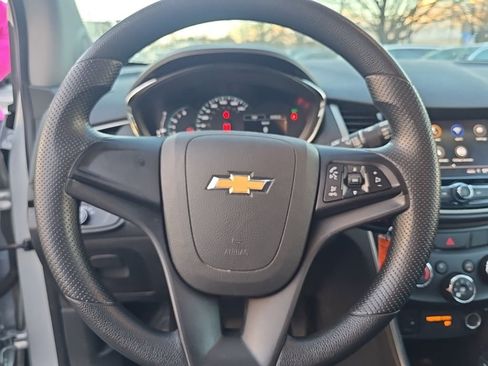 Used 2020 Chevrolet Trax LS image 14