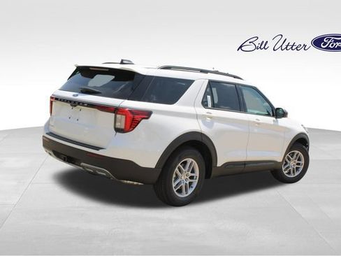 New 2026 Ford Explorer Active w/ Active Comfort Package RWD image 3