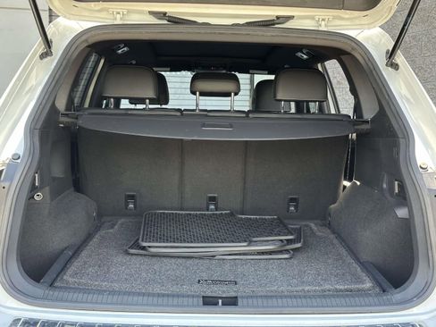 Used 2021 Volkswagen Tiguan SE AWD/4WD image 12