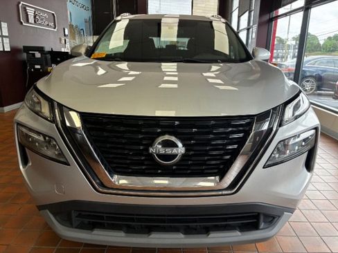 Used 2023 Nissan Rogue SV w/ SV Premium B Package FWD image 5