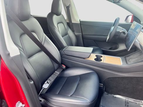 Used 2022 Tesla Model Y Long Range AWD/4WD image 29