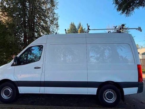 Used 2019 Mercedes-Benz Sprinter 144 image 11